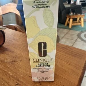 Clinique Beyond Perfecting Foundation + Concealer